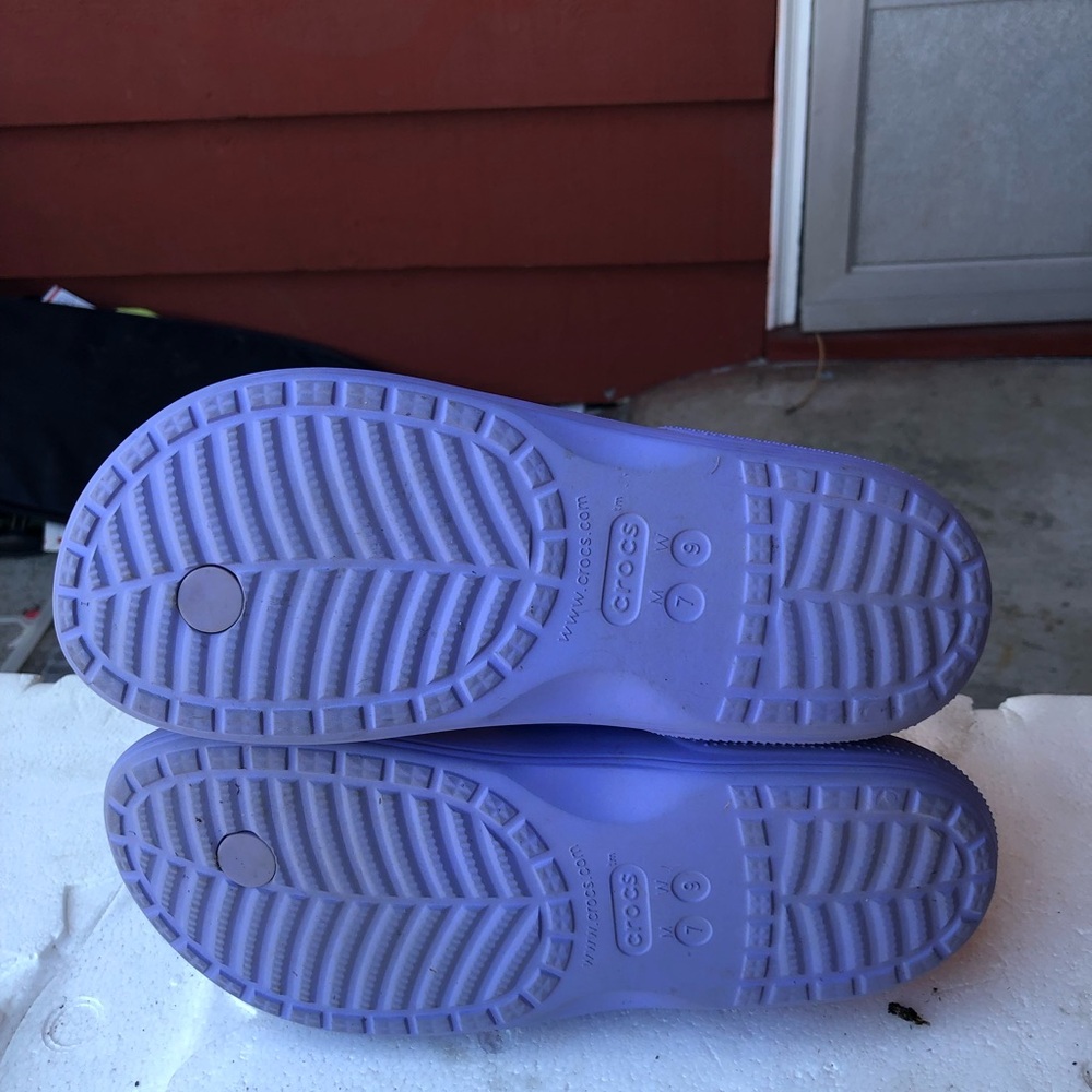 Crocs Classic Women’s Flip Flops Solid Digital Violet Size W9 - Picture 14 of 16